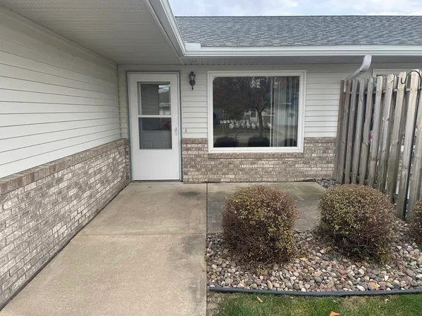 1671 Crescent Ln #2, Sparta, WI 54656