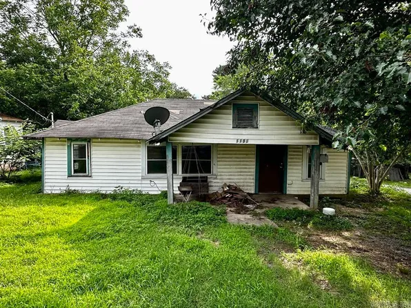 1101 S 9th St, Mena, AR 71953