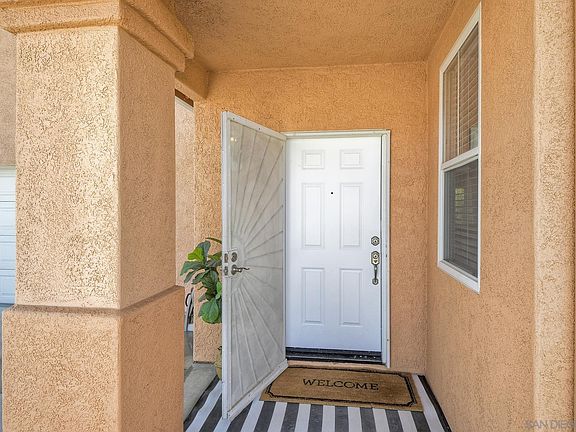 4th image of 2414 Glen Meadow Ln