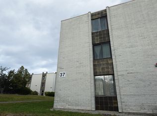 37 Skyline Dr APT 11, Braintree, MA 02184
