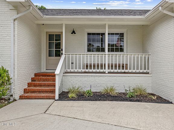 2nd image of 519 Southampton Place