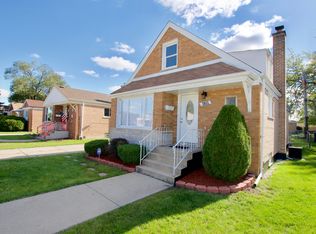 8199 S Tripp Ave, Chicago, IL 60652