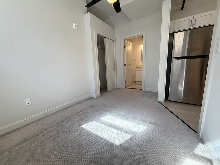 105 William St #304 — Photo 6
