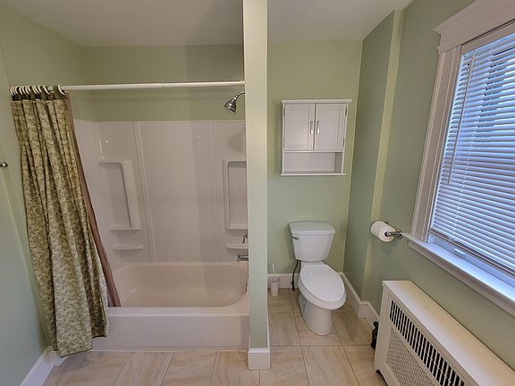 5th image of 18 Dennison Ave #2