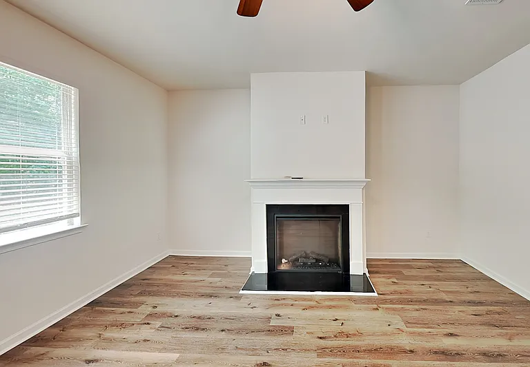 4971 Terrace Dr — Photo 2