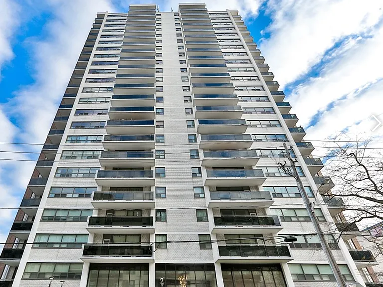 111 Raglan Ave #1008 — Photo 2
