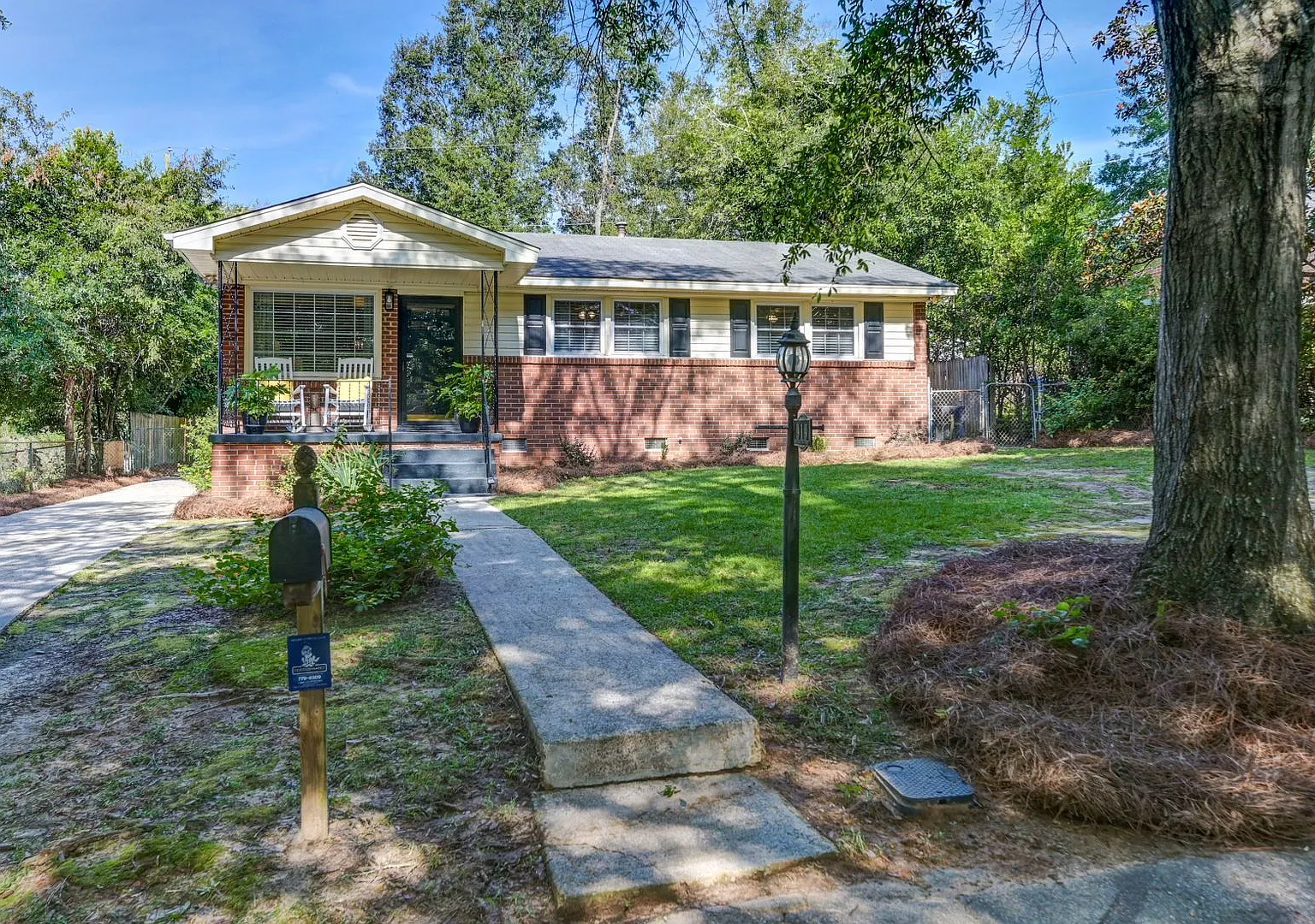 919 Huntington Avenue, Columbia, Sc 29205 3 Bed / 2 Bath Student Rental - Pre-Leasing For 2027-20... — Photo 1