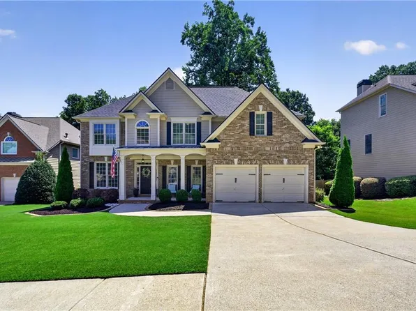 1753 Country Wood Dr, Hoschton, GA 30548