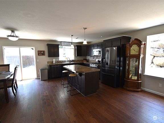 3rd image of 8418 Town Summit Place