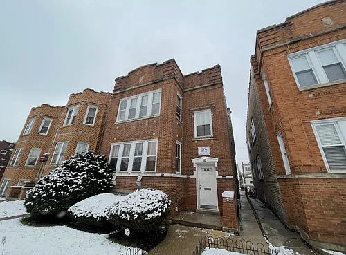 5105 W Roscoe St #2 Photo 1