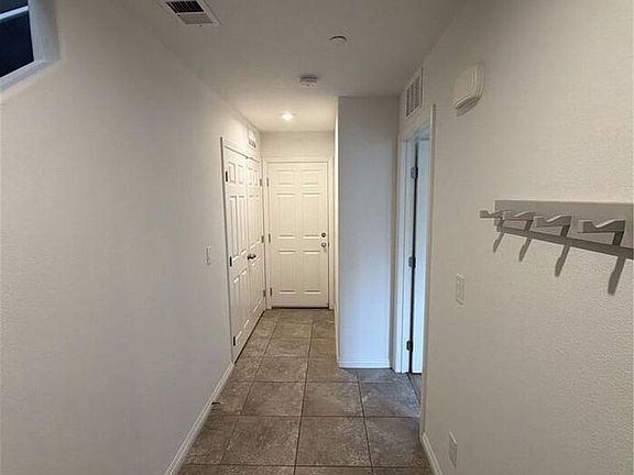 3rd image of 1301 Raritan Pl