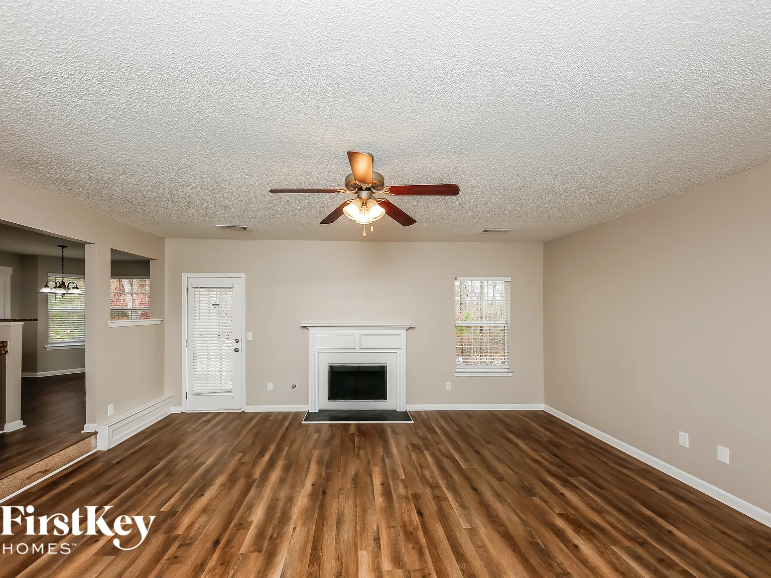 4 bed, 2.5 bath, 2863 sqft, $2,495 — Photo 3