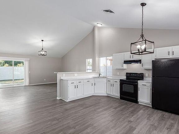 3rd image of 4601 N 106th Dr