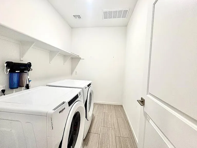 1325 S 223rd Dr — Photo 2