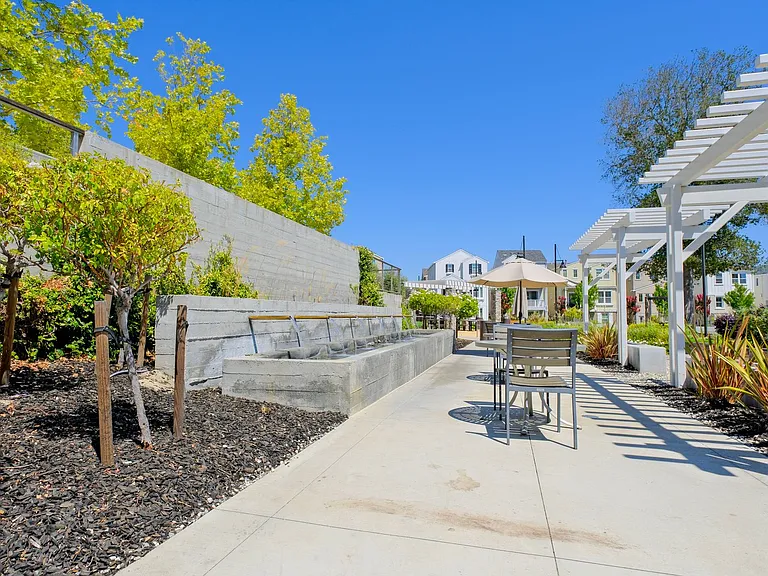 7006 Stags Leap Ln — Photo 32