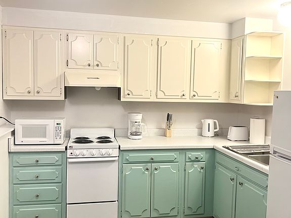 5th image of 305 17th St NE #2