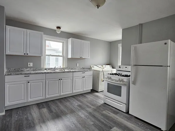 336 Spruce St Unit 2, Manchester, NH 03103