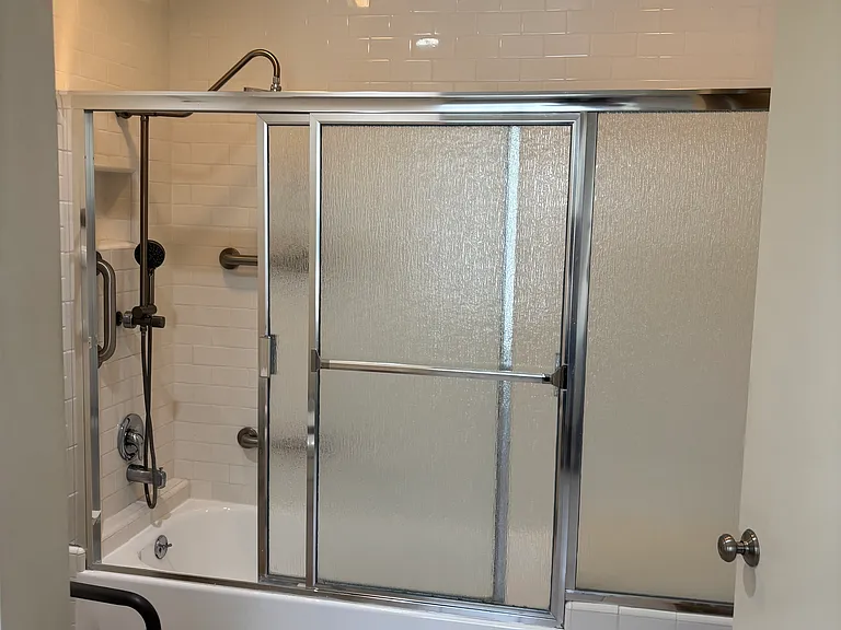 915 Ocean Ave #302 — Photo 35