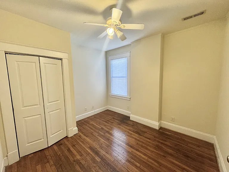 1514 Bainbridge St #B — Photo 16