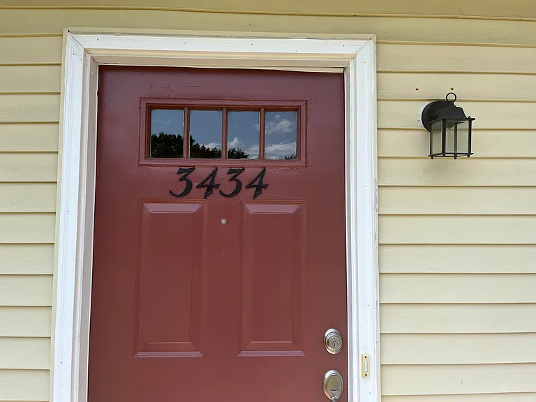 3434 Clover Rd E — Photo 2