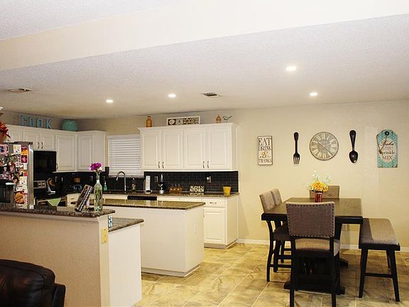 5th image of 1131 Greenview Ln
