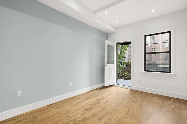 Rented by Compass | media 9