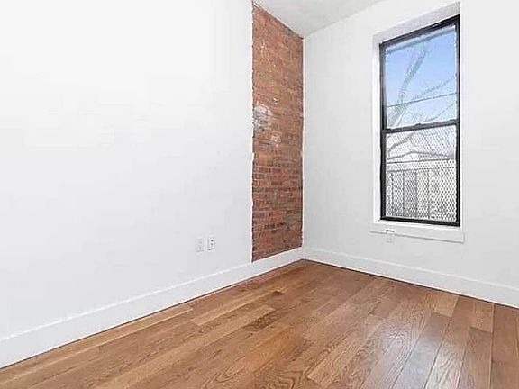 4th image of 858 Hancock St #1T