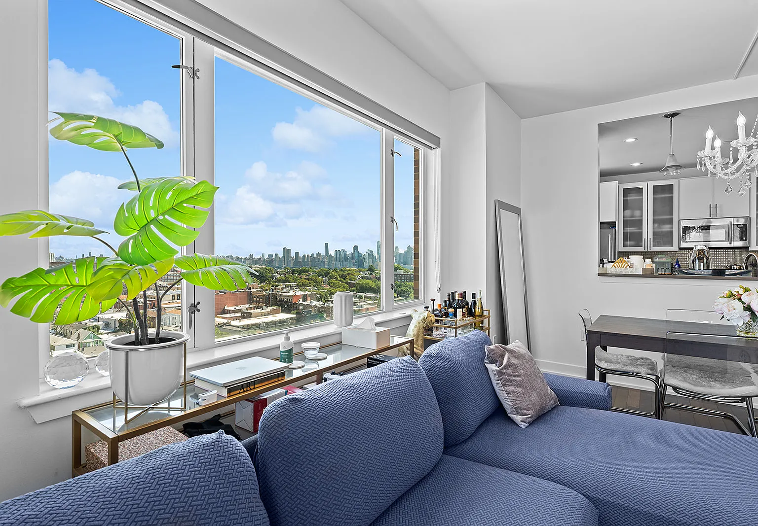 2 bed, 1048 sqft, $3,900 — Photo 3