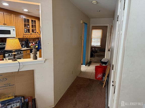 5th image of 920 Plymouth Rd