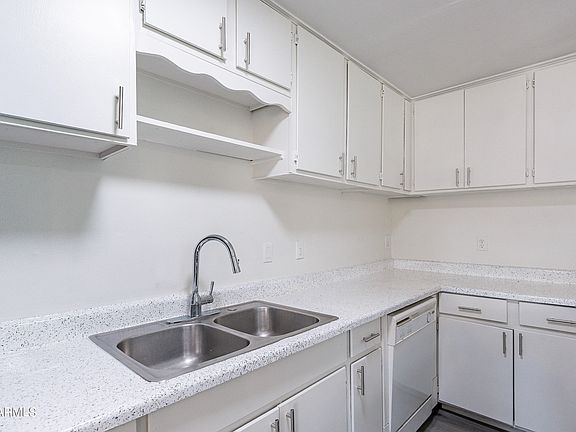 5th image of 6528 W Cambridge Avenue