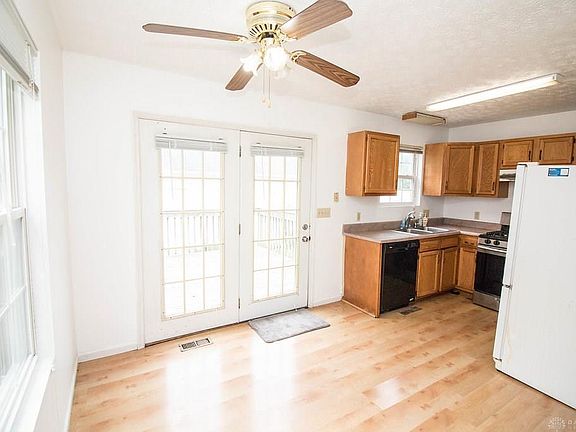3rd image of 3608 E 5th St