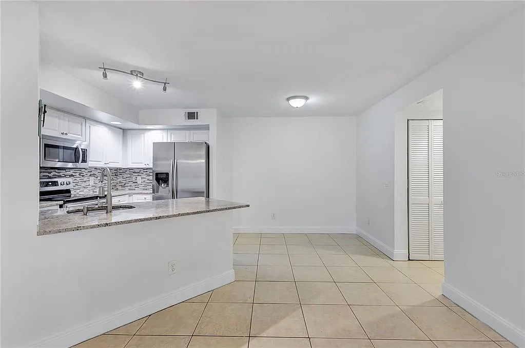 3 bed, 2.5 bath, 1253 sqft, $1,950 — Photo 4