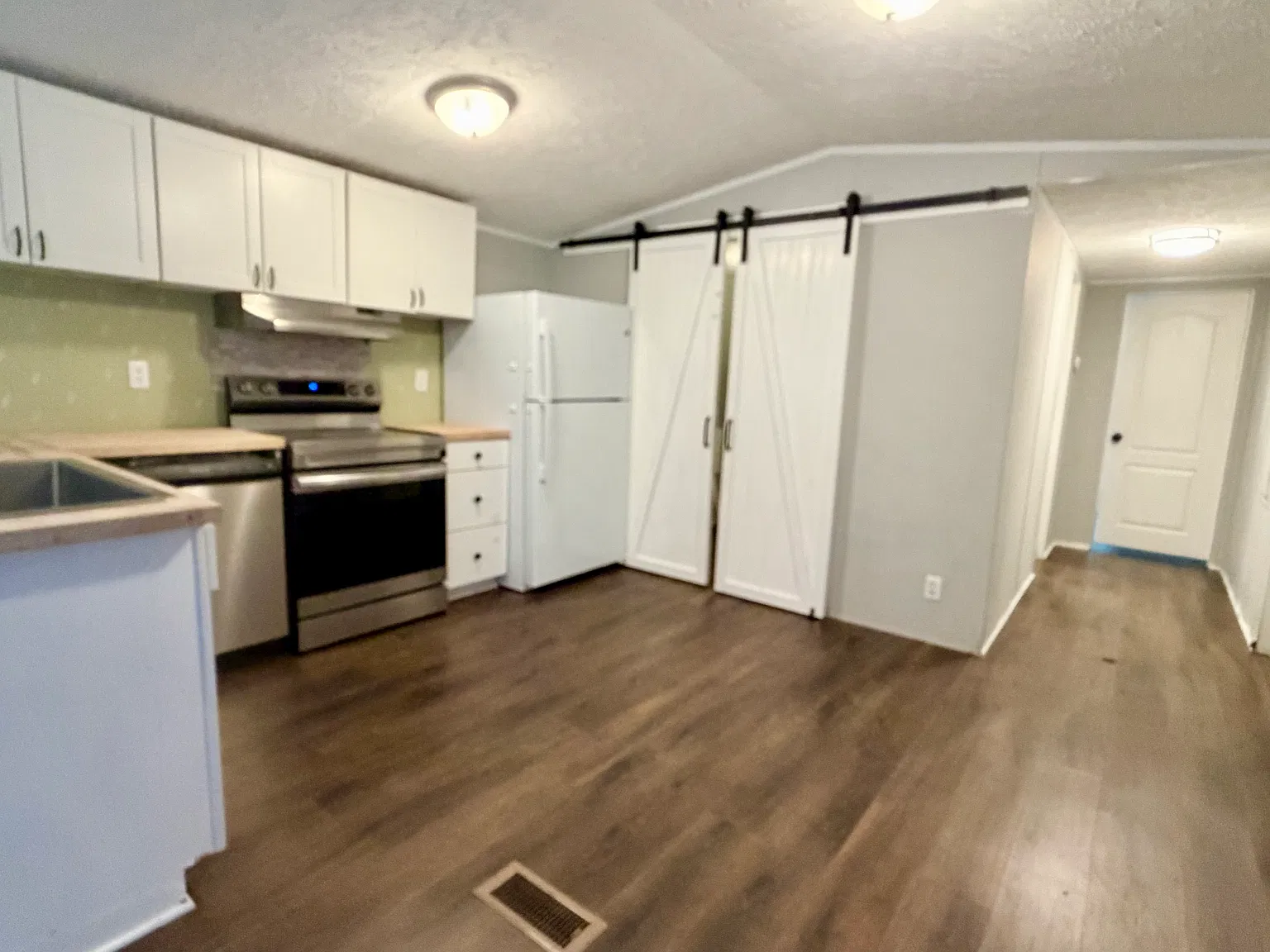 2 bed, 784 sqft, $950 — Photo 4