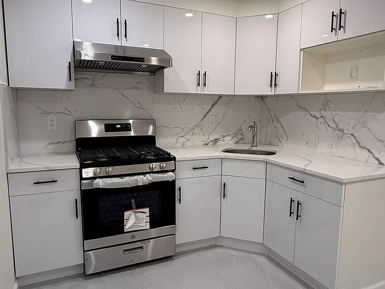 Kissena Blvd — Photo 1