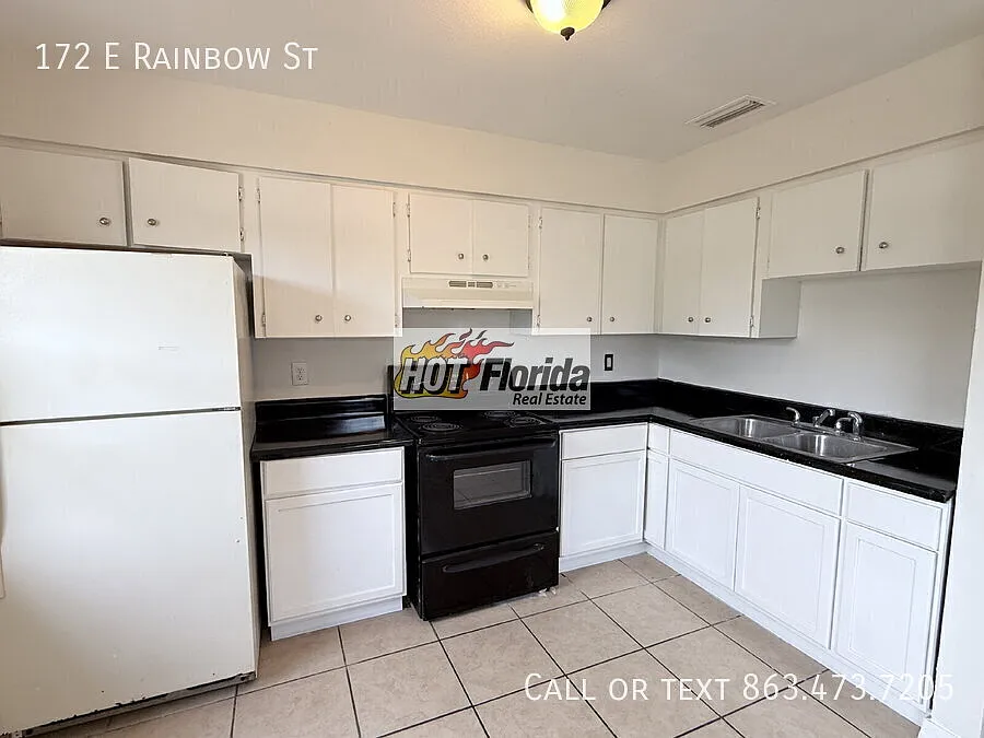 2 Bedroom and 1 Bathroom — Photo 3