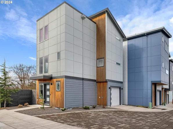 9015 NE Hoyt St, Portland, OR 97220