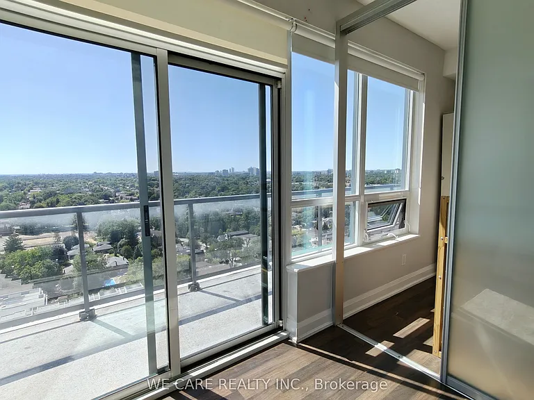 68 Canterbury Pl #Penthouse 05 — Photo 3