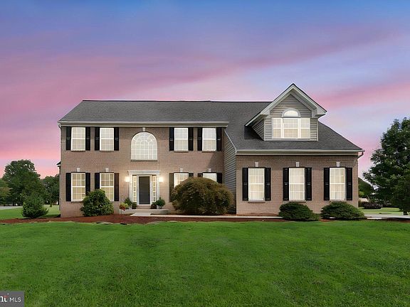 3rd image of 185 Longview Dr