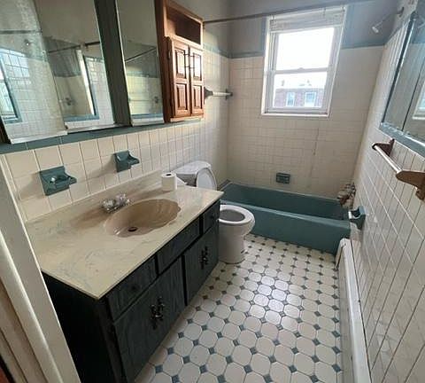 5th image of 4230 Hartel Ave