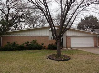 7328 Normandy Rd, Fort Worth, TX 76112