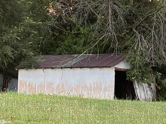 3rd image of 2211 Lincoln Ave