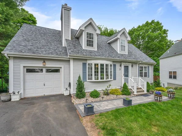 21 Lakeview Drive, Branford, CT 06405