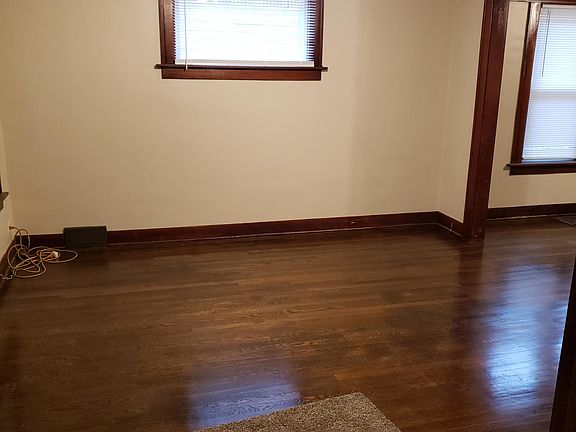 3rd image of 34 E 138th St