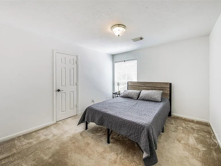 2211 Merrill Hills Cir — Photo 23