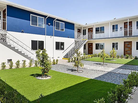1st image of 420 S Sepulveda Blvd APT 2