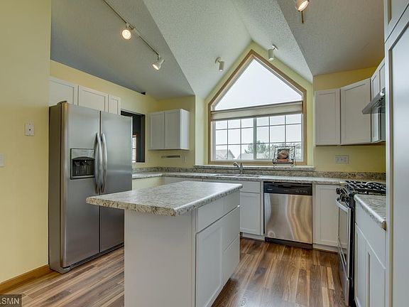 5th image of 963 Heritage Dr SW