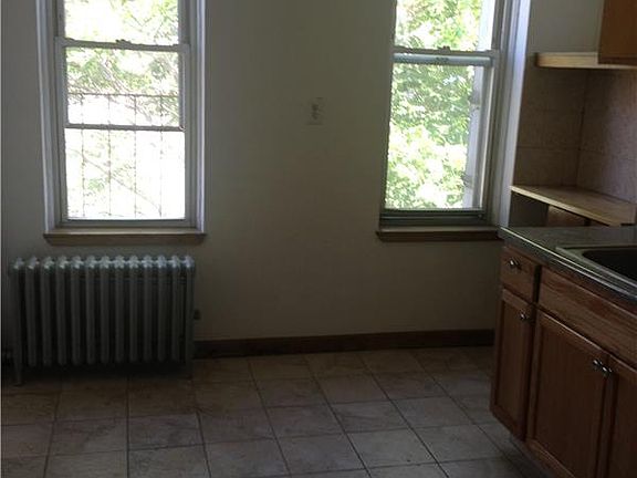 2nd image of 624 Morris Ave APT 1