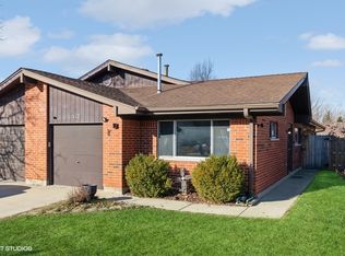 112 Virginia Ct, Streamwood, IL 60107