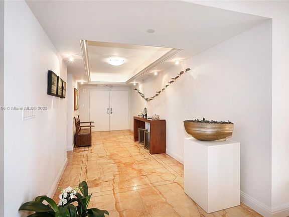 3rd image of 1581 Brickell Ave APT 503