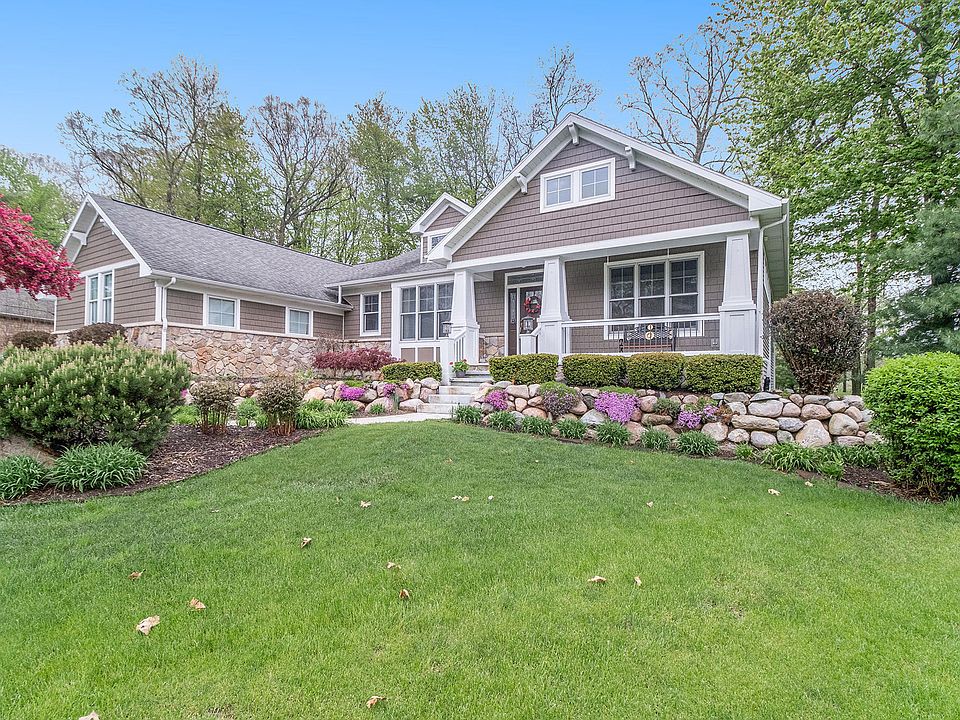 1st image of 29122 Heritage Ln
